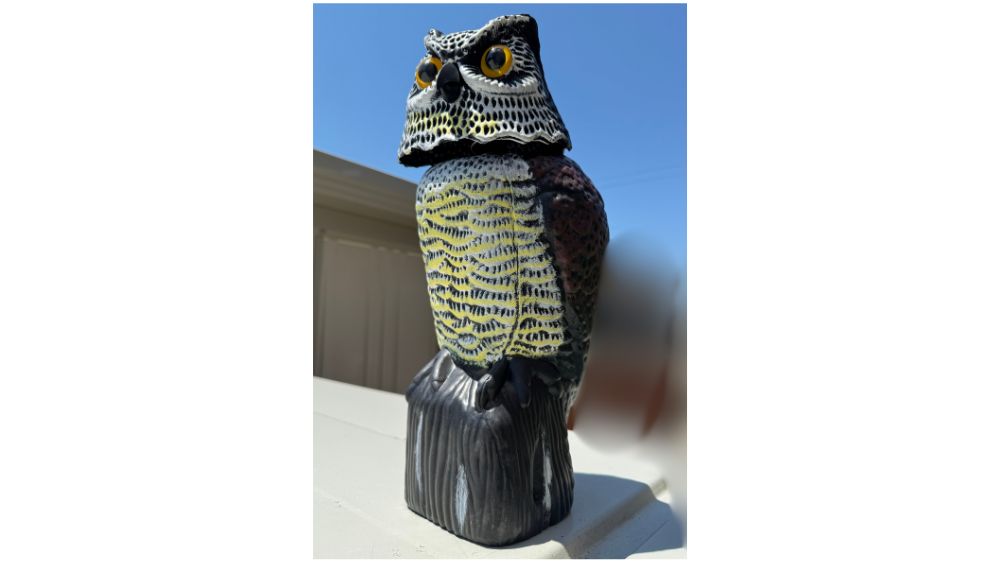 首振りフクロウの置物
